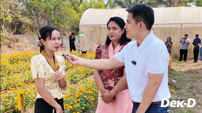 อาจารย์ภัทรนิดา และอาจารย์นิตย์ธีรา  2 อาจารย์คนเก่งที่ผู้ดูแลโครงการแปรรูปดอกดาวเรือง