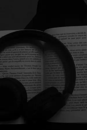 ปกนิยาย Crashing the Sky - คลื่นเวหา