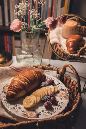 ปกนิยาย ลี่อันอันมาพร้อมระบบคาเฟ่ขนมหวาน(ยุค80)​