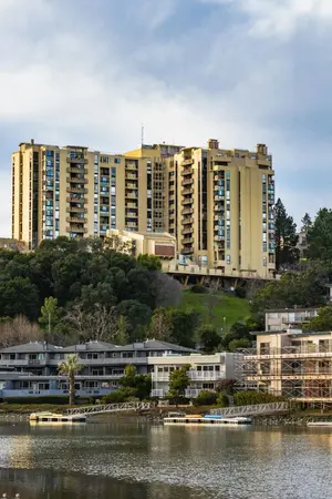 ปกนิยาย ไม่เคยได้บอก