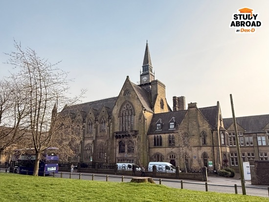 อาคาร Maurice Keyworth ของ Leeds University Business School
