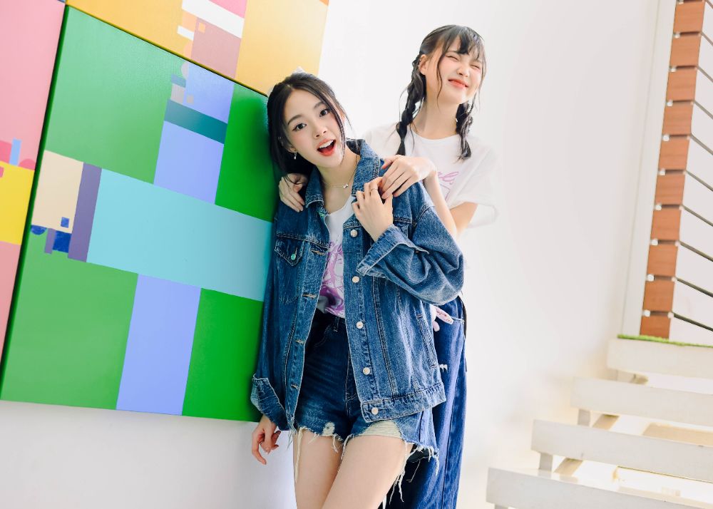 เอินเอิน - ฟาติมา เดชะวลีกุล และ แฟร์รี่ - กิรณา พิพิธยากร