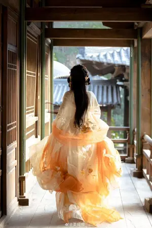 ปกนิยาย ทะลุมิติมาเป็นนางเอกในละครสั้นแนวตั้ง