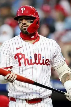 ปกนิยาย 감독에게 불복종한 후 해임되어 논란의 대상이 된 연봉 1,445억 원의 베테랑 선수