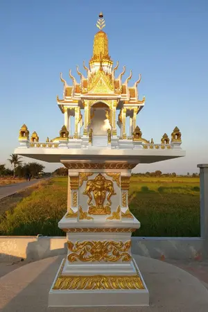 ปกนิยาย สิ่งศักดิ์สิทธิ์