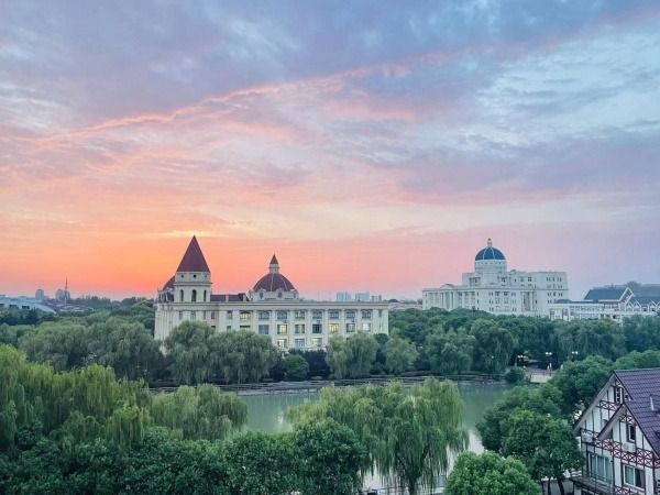 Photo Credit: Shanghai International Studies University (Facebook)