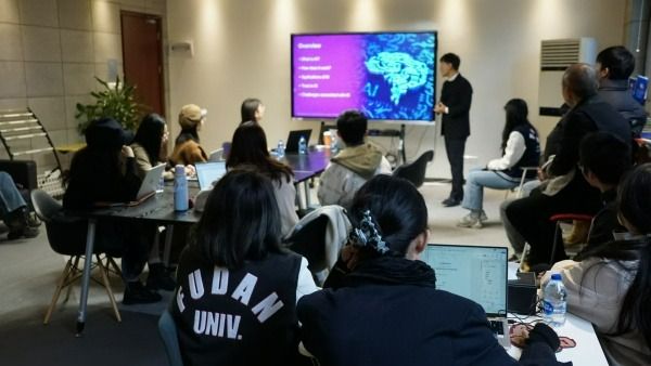 Photo Credit: Fudan University (Facebook)