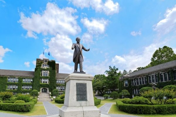 Photo Credit: 연세대학교 - Yonsei University (Facebook)