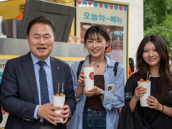 Photo Credit: 한국외국어대학교 (Hankuk University of Foreign Studies) (Facebook)