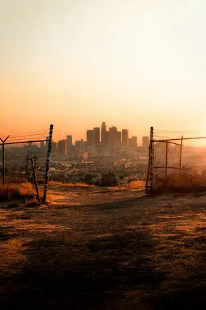 ปกนิยาย เมื่อหมอผีทะลุมิติมาอยู่ในโลกซอมบี้