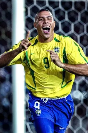 ปกนิยาย เกิดใหม่ชาตินี้ผมเป็นร่างจำลองของโรนัลโด้