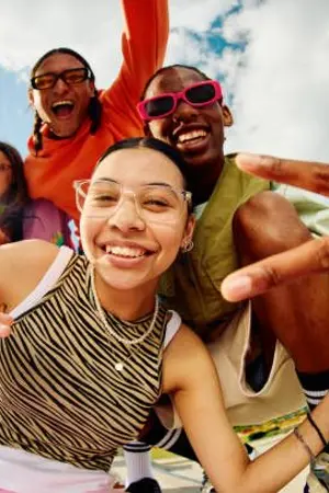 ปกนิยาย การเลือกคบเพื่อนในวัยรุ่น