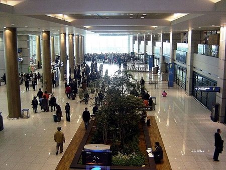 7 สนามบินที่มีทัวร์ฟรีสำหรับคนรอเปลี่ยนเครื่อง 7 สนามบินที่มีทัวร์ฟรีสำหรับคนรอเปลี่ยนเครื่อง