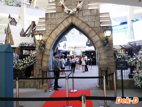 Review: 'Harry Potter: Christmas in The Wizarding World' เทียบของไทยกับอเมริกาแบบช็อตต่อช็อต Review: 'Harry Potter: Christmas in The Wizarding World' เทียบของไทยกับอเมริกาแบบช็อตต่อช็อต