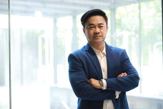 นายรวี อ่างทอง ผู้อำนวยการฝ่ายอาวุโส ฝ่ายสื่อสารและองค์การสัมพันธ์ ธนาคารกสิกรไทย