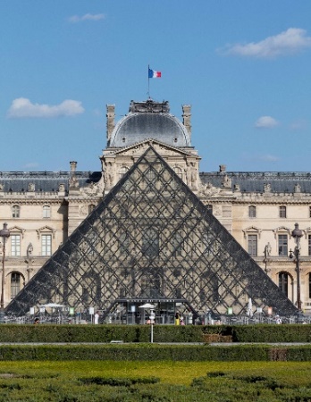 @ I.M. Pee / Louvre Museum portrait by Olivier Audah