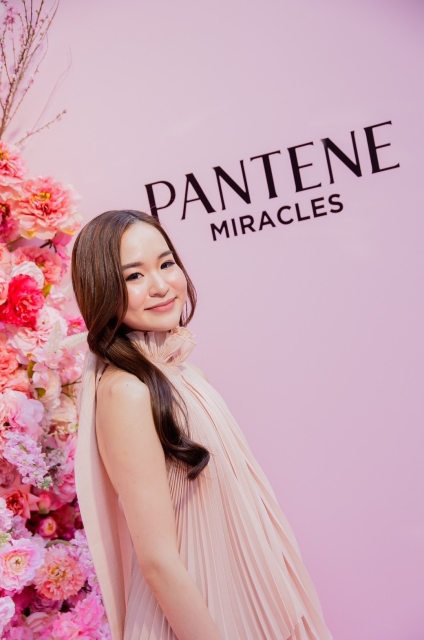 คุณนิตา พึ่งอัตวุฒิถาวร Brand Manager, Pantene Miracles