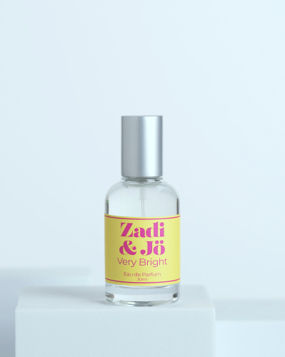 Very Bright : Spice • Aldehydic • Floral • Sandalwood Very Bright : Spice • Aldehydic • Floral • Sandalwood